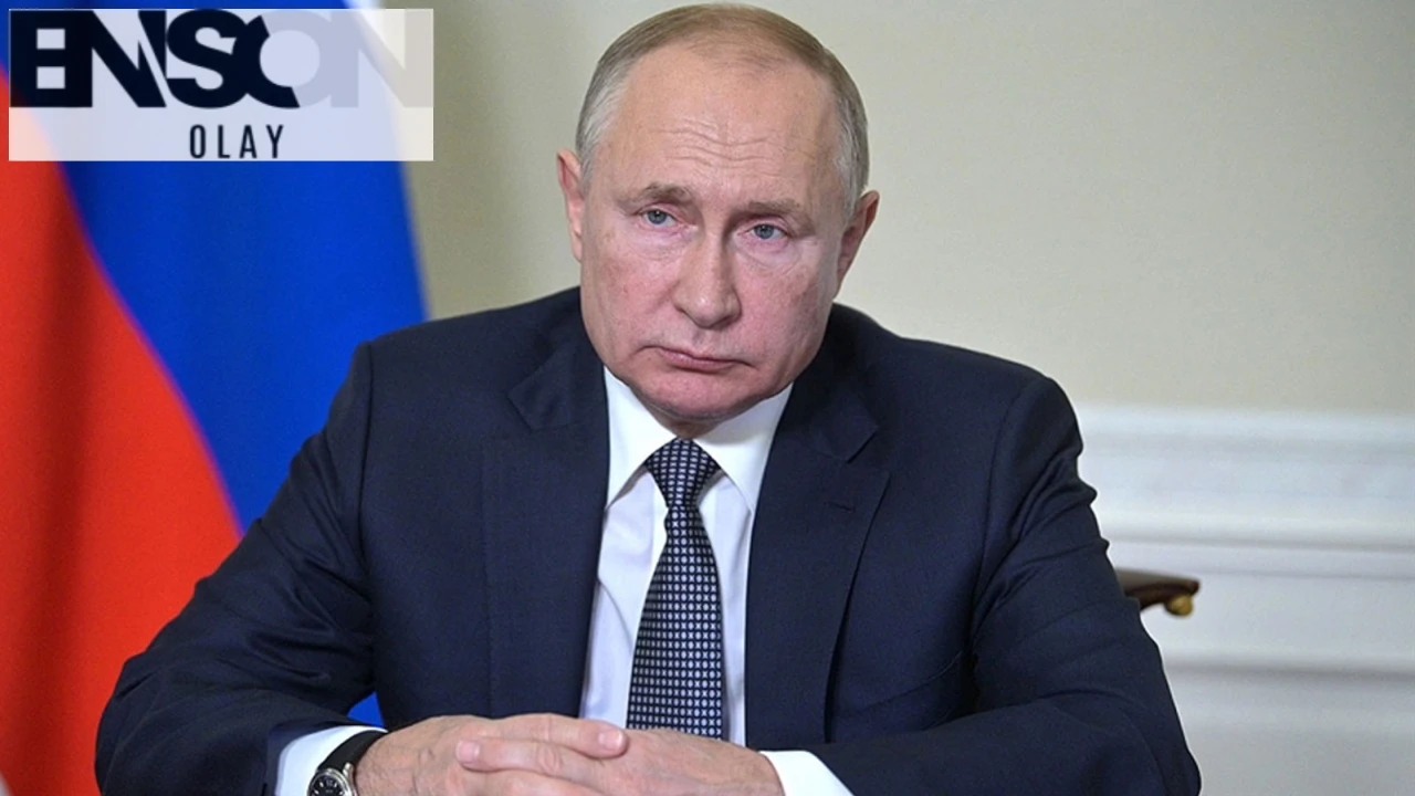 Putin, Rusya Güvenlik Konseyi'ni yönetiyor.