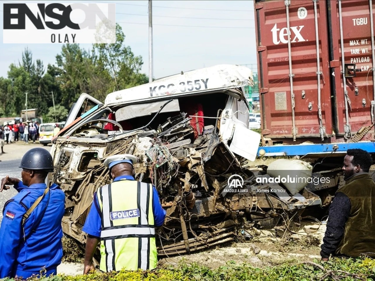 Tahliye uçağı Kiambu'da binaya çarptı, 6 kişi hayatını kaybetti; tren kazasında da 8 kişi öldü.