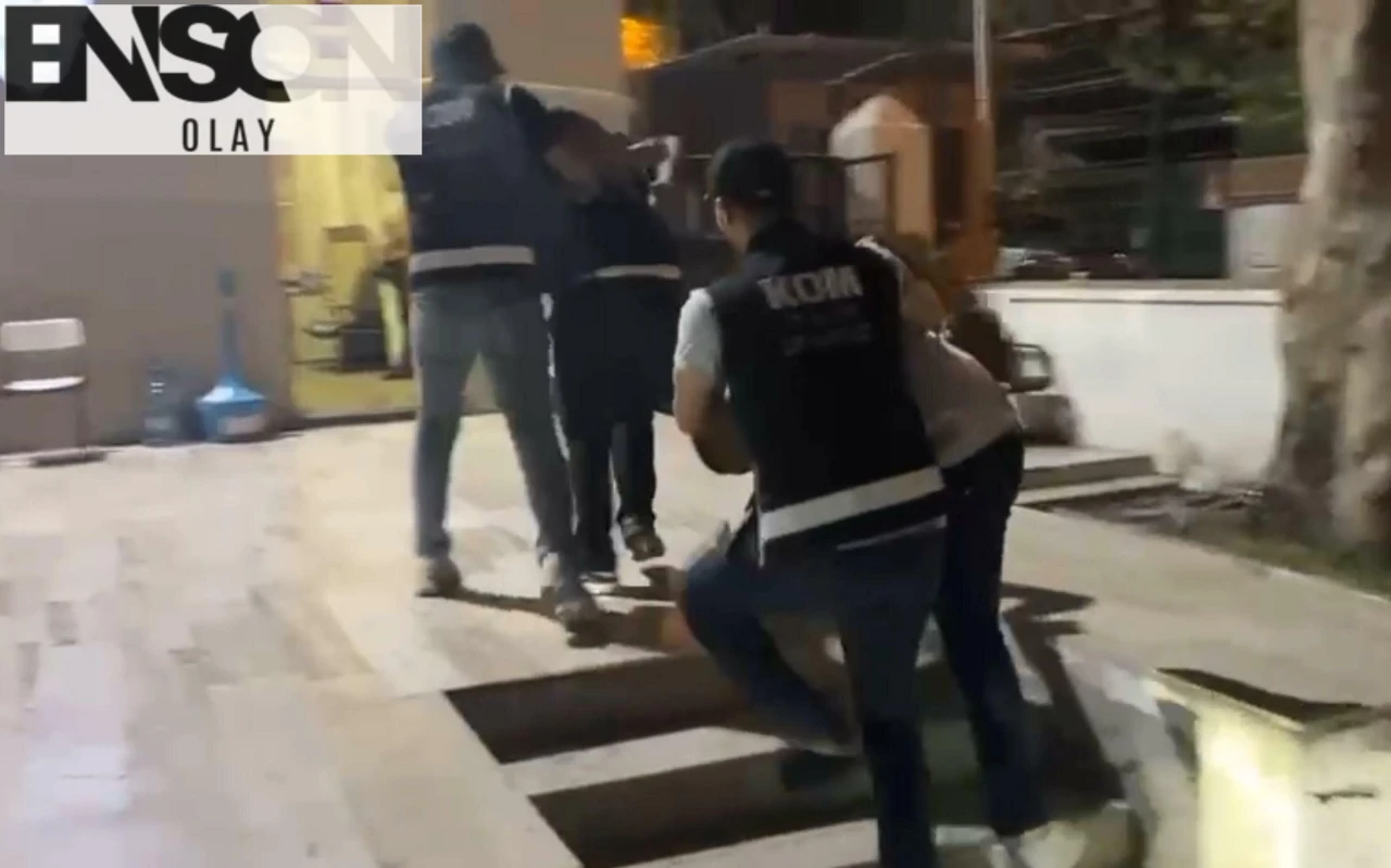 Çeşme'deki Eğlence Mekanında Çıkan Kavganın Nedeni Ortaya Çıktı: Masalarla İlgilenilmediği İçin Başladı!