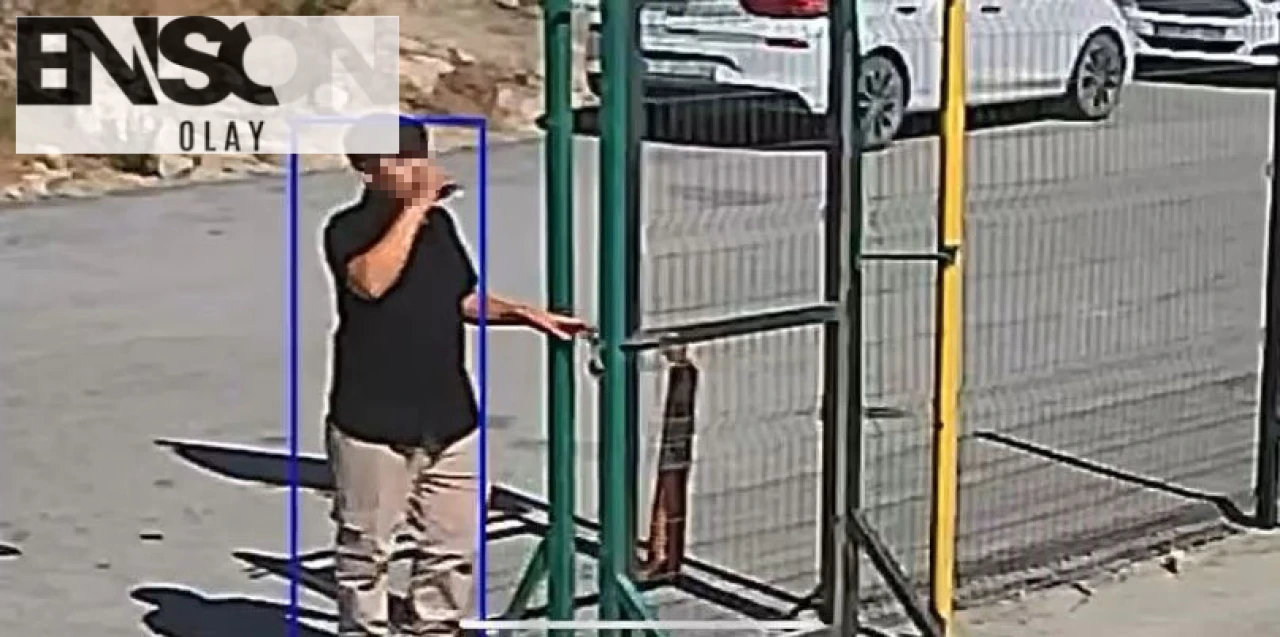 HATAY'da bir şüpheli meşrubat içerek kapıdaki asma kilidi çaldı, güvenlik kamerasına yansıdı!