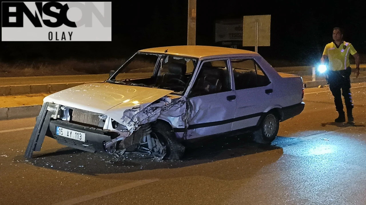 Burdur'da Tek Şeride Düşen Yolda Meydana Gelen Kazada 2 Kişi Yaralandı