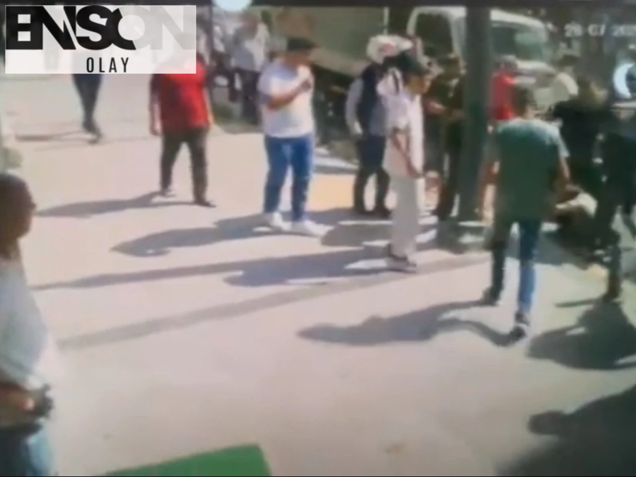 Gürsel Mahallesi'nde Nakliyeciyle Esnaf Arasında Meydan Kavgası!