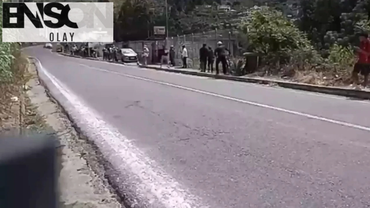 Ambato'da Ralli Kazasında 2 Kişi Hayatını Kaybetti, 18 Kişi Yaralandı: İnceleme Başlatıldı.