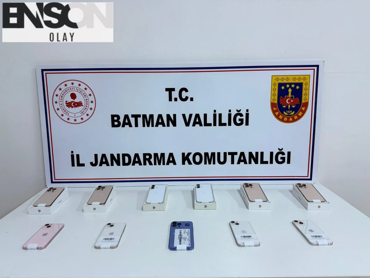 Batman'da Jandarma Operasyonunda 1 Milyon TL Değerinde 11 Kaçak Cep Telefonu Ele Geçirildi