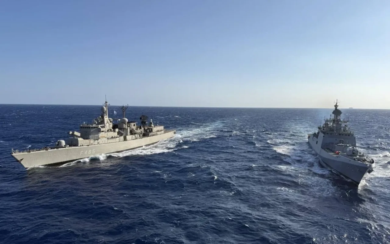 Hindistan savaş gemileri Ege'ye indi: Türkiye'ye stratejik mesaj mı?