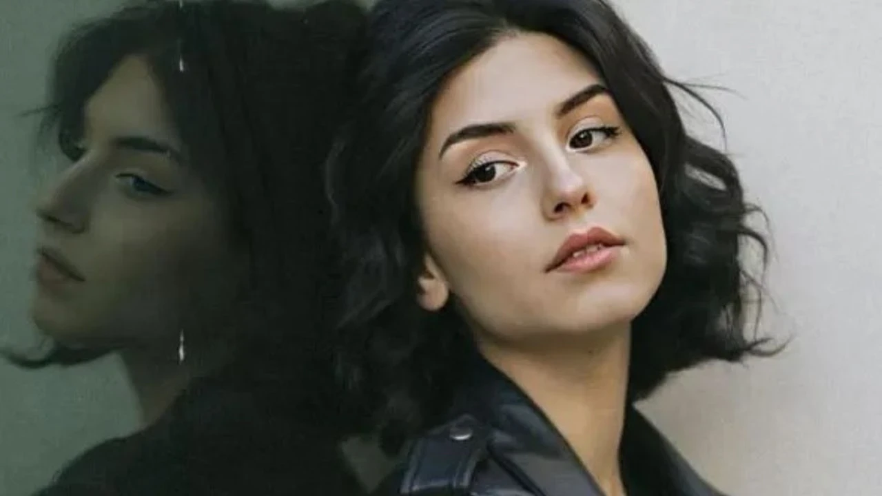 Türk dizi ve sinema oyuncusu Rojbin Erden'in hayatı ve kariyeri hakkında detaylı bilgiler