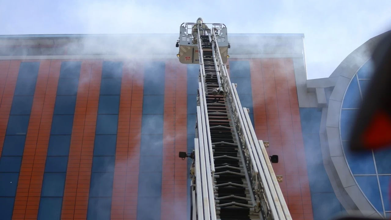 Karabağlar’da gerçekleştirilen etkileyici kurtarma tatbikatı büyük ilgi çekti
