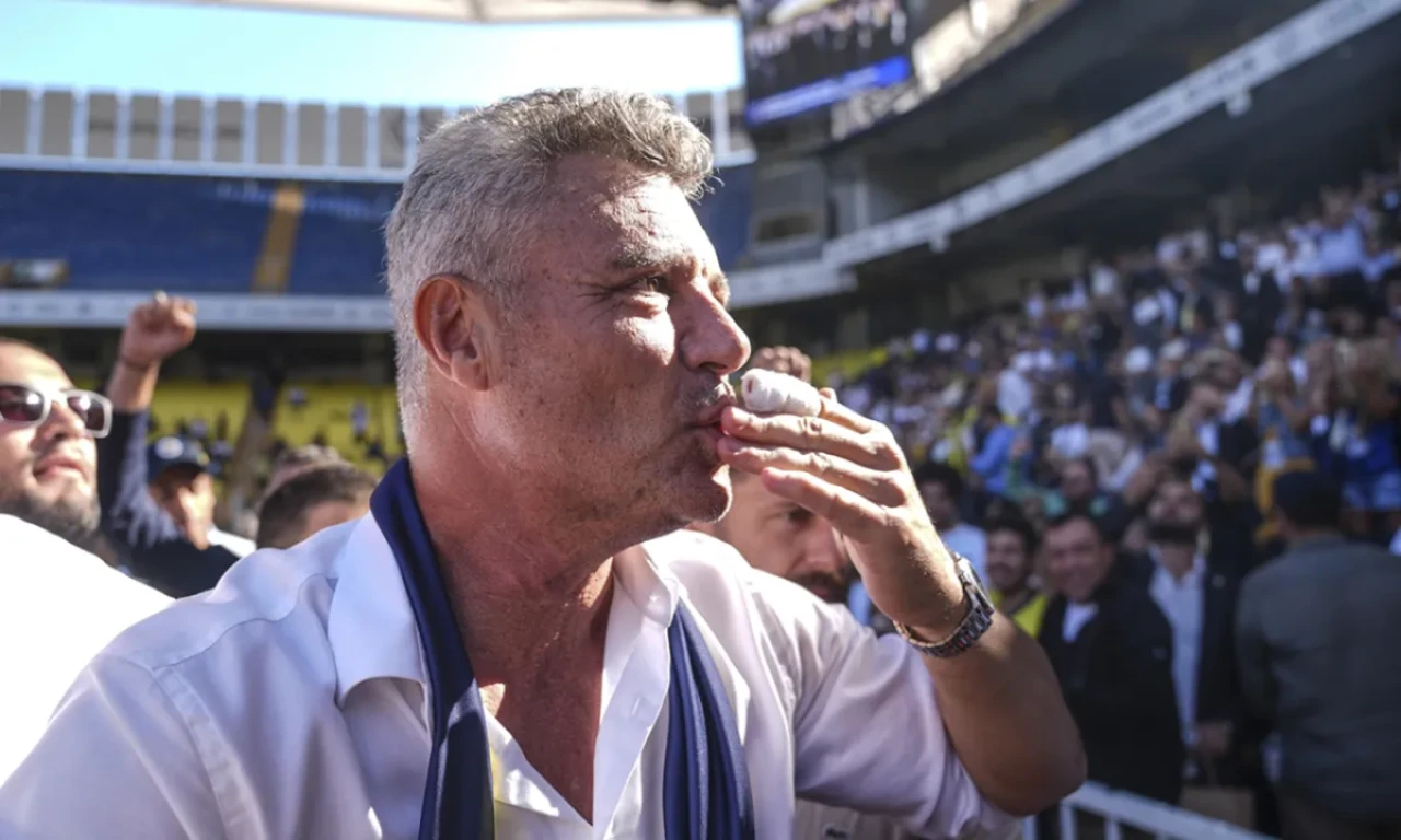 Fenerbahçe'de Sadettin Saran'ın geleceği belirsizliğini koruyor: TFF'nin kararı heyecanla bekleniyor!