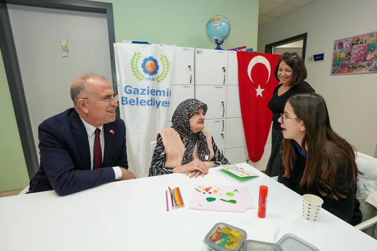 "Gaziemir Belediyesi Alzheimer Demans Merkezi Hastalara ve Yakınlarına Destek Sağlıyor"