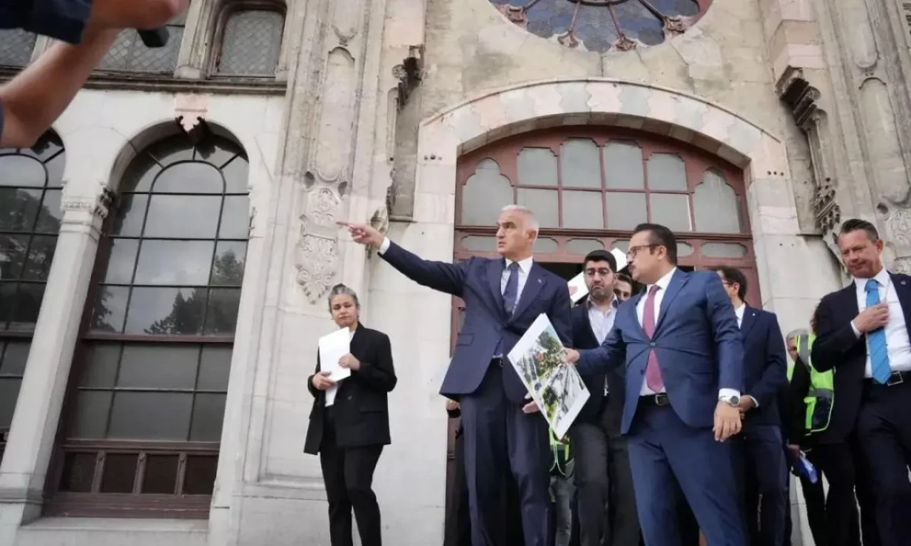 Sirkeci Garı'nın Geleceği Netleşti! Kültür ve Turizm Bakanı Mehmet Nuri Ersoy'dan Önemli Açıklama
