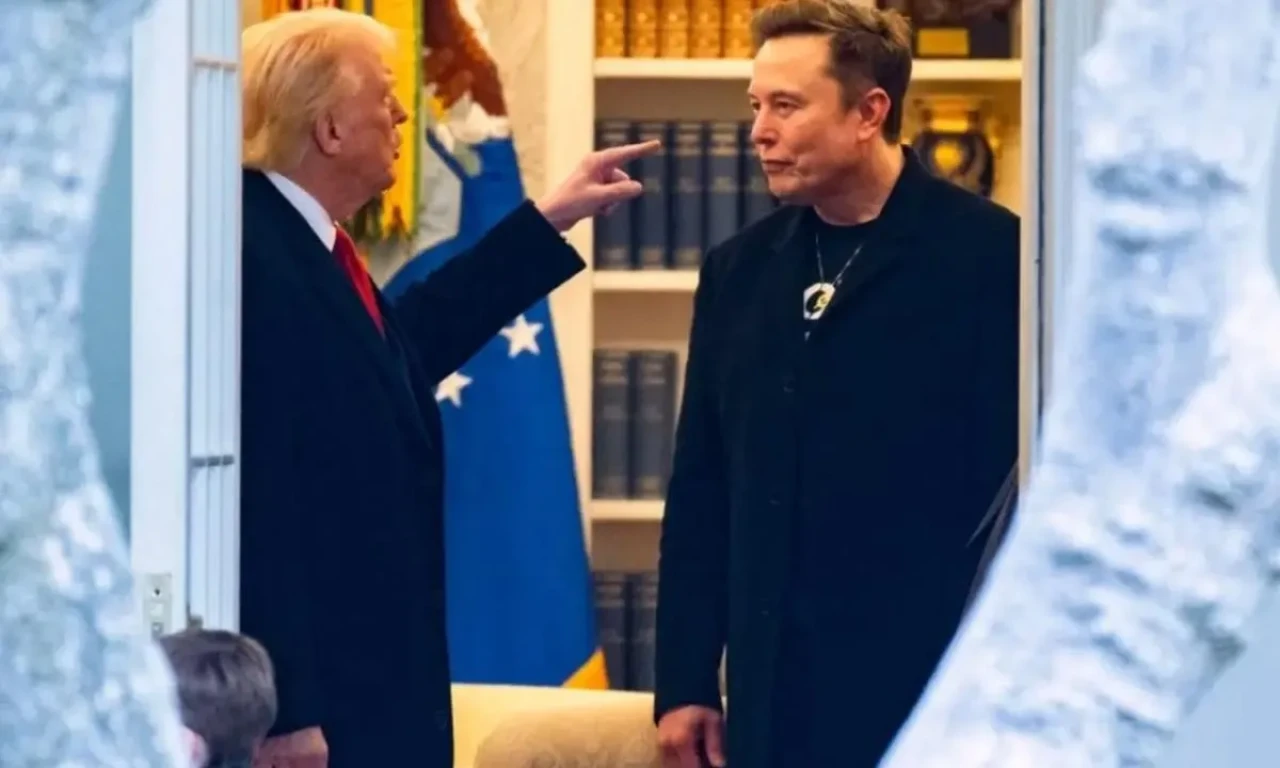 Trump ve Elon Musk, Charlie Kirk Anma Töreninde Yan Yana Geldi!