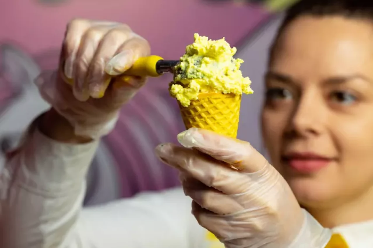 5 Dakikada Limonatalı Dondurma Yapmanın Pratik Yolu