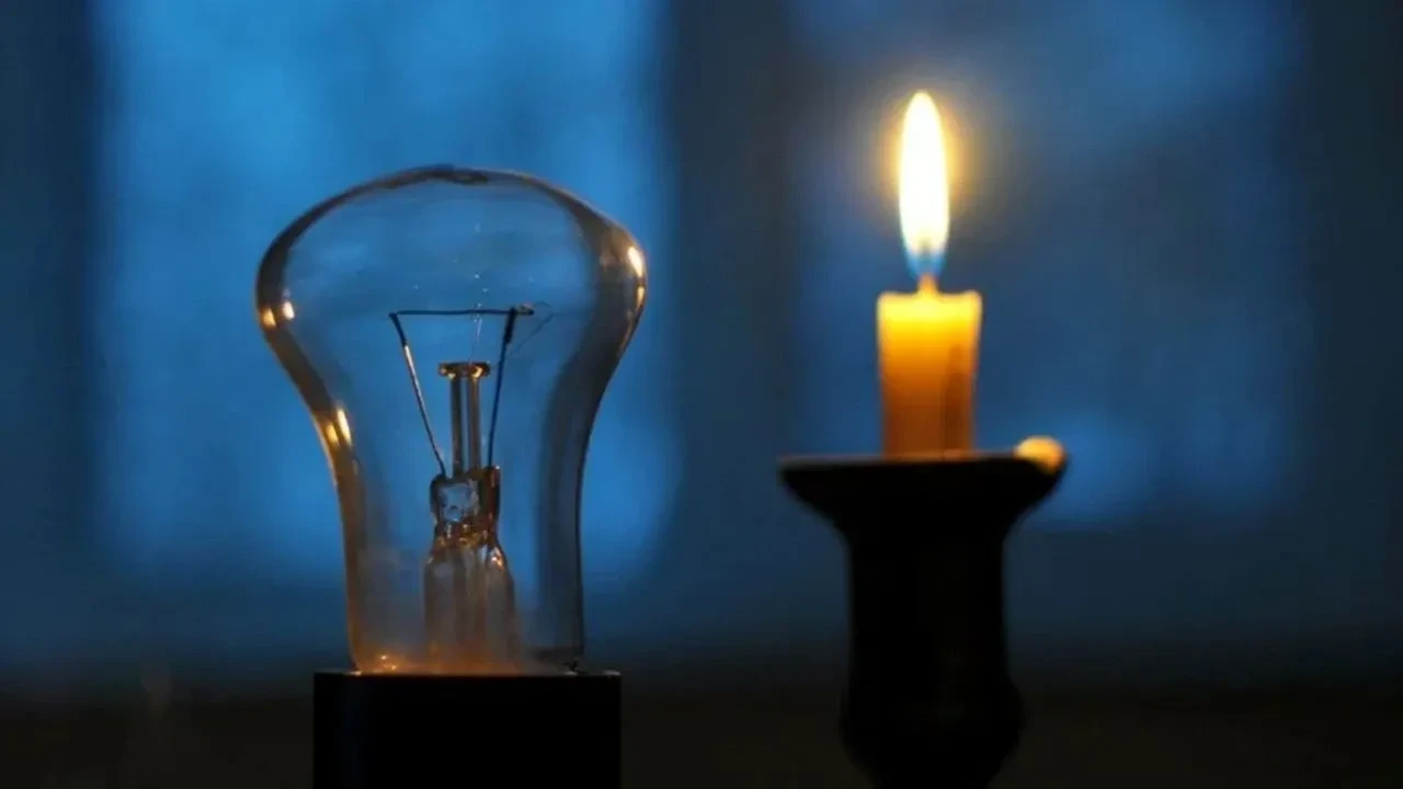 İzmir'de Elektrik Kesintisi! GDZ Elektrik Tarafından Belirlenen 14 Haziran 2026 Tarihli İlçe İlçe Kesinti Listesi Yayınlandı: Elektrikler Ne Zaman Geri Gelecek?