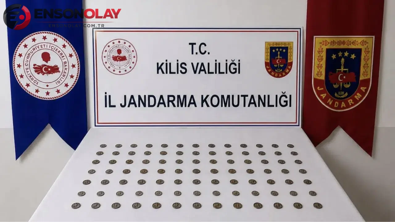 Kilis'te ticari takside yapılan operasyonda tarihi eser şoku: 107 antik sikke bulundu
