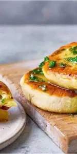 Patates ve kaşarın eşsiz uyumunu taşıyan lezzetli bir tarif: Patatesli Kaşarlı Bazlama Yapımı!