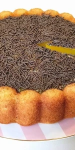 Misafirleriniz Evinizde Hazır Alınmış Gibi Görecek: Eti Cin Pastasının Mükemmel Tarifi!