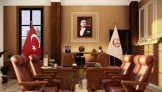 Rüyada kaymakam görmek, kişinin otoriteye saygı duyduğunu ve yönetici figürlerle olan ilişkilerinin önemli olduğunu simgeler. Aynı zamanda rüya sahibinin disiplinli ve sorumluluk sahibi biri olduğunu, hedeflerine ulaşmak için kararlılıkla ilerlediğini gösterir. Bu rüya aynı zamanda kişinin toplum içinde yükselmeye, itibar kazanmaya ve başarılı olmaya olan inancını da temsil edebilir.