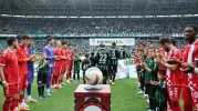 A. Keçiörengücü futbolcuları, şampiyon Kocaelispor'u alkışladı