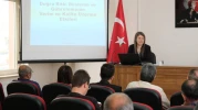 Büyükşehir Belediyesi tarafından düzenlenen toplantıda çiftçilere tarım ve hayvancılık konularında bilgi verildi