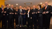 Ünlü sanatçı Filiz Akın'ın, sanatseverlere kapılarını açan Köksal Özel Sanat Koleksiyonu Salonu'nu ziyaret ettik
