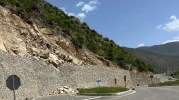 Gümüşhane'de heyelan! Yol ulaşıma kapatıldı