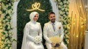 Kadir Ezildi ile Gamze Türkmen geçtiğimiz günlerde evlenmişti! Kolundaki kocaman altın şaşırttı