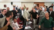 Karşıyaka Belediye Meclisi'nde gerilim yükseldi!