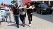 Adana'da annesini öldüren genç tutuklandı: "Al karını evimden git" diyince bıçakladı