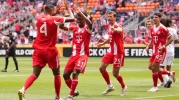 Bayern Münih, Auckland City'i 10-0 mağlup ederek UEFA Kulüpler Dünya Kupası'na fırtına gibi başladı.
