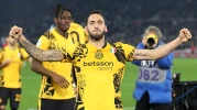 Hakan Çalhanoğlu'nun Galatasaray'a Dönüş İddiası: Babasından Gelen Özel Paylaşım Heyecan Yarattı!