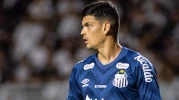 Galatasaray, Muslera'nın ayrılacağı beklentisiyle genç kaleci Gabriel Brazao'yu transfer etmeye hazırlanıyor