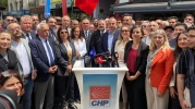 CHP İzmir'den, Özgür Özel'e yönelik saldırıya tepki: "Tesadüf değil, siyasetin sonucu"