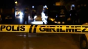 Ayrı yaşadığı eşini bıçaklayıp kaçtı