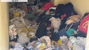 Evden 2 kamyonet çöp çıkarıldı