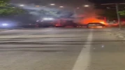 Elazığ'da motor kısmından alev alan otomobil itfaiye müdahalesiyle kurtarıldı. Araç kullanılamaz hale geldi.