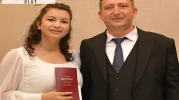21 gün önce kendisine düğün yapan eşinin darbedip 6'ncı kattan attığı öne sürülen öğretmen felç oldu