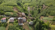 Trabzon'da şiddetli yağışlar heyelana sebep oldu, 3 ev hasar gördü