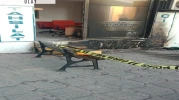 Belediyenin tahsilat ofisini benzin dökerek yaktılar
