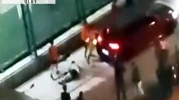 Avcılar'da halı sahada kavga: Önce bıçakladılar sonra ezmeye çalıştılar