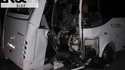 Antalya'da 3 midibüsün karıştığı kazada 6 kişi yaralandı