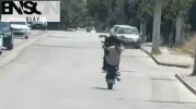 Trafikte akrobatik hareketler yapan motosikletliye 4 bin 153 lira ceza kesildi