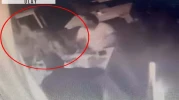 Eğlence mekanında arkasından yaklaştığı kadının başını masaya vurdu