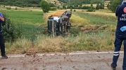 Şarampole devrilen kamyonun şoförü öldü