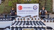 Organize suç örgütü operasyonunda ele geçirilenler emniyette sergilendi