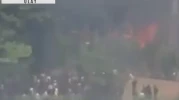 Bangladeş'te askeri eğitim uçağı kampüse düştü