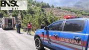 Antalya Gazipaşa'da yangınla mücadele eden vatandaş, su tankerinin altında kaldı