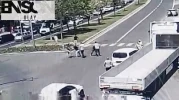 Trafikte ‘Niye yavaş gidiyorsun’ kavgası