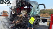 Mersin'de yolcu otobüsünün tıra çarpması sonucu 9 kişi yaralandı