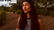 Demet Özdemir'in elbisesi geceye damga vurdu