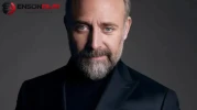 Ünlü oyuncu Halit Ergenç, aile mirasından kalan arsada site yerine konak inşa edecek.